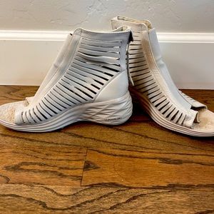 Nike lunarlon gladiator sandals size 7